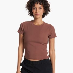 Pose Fitted Tee - Vuori - Medium